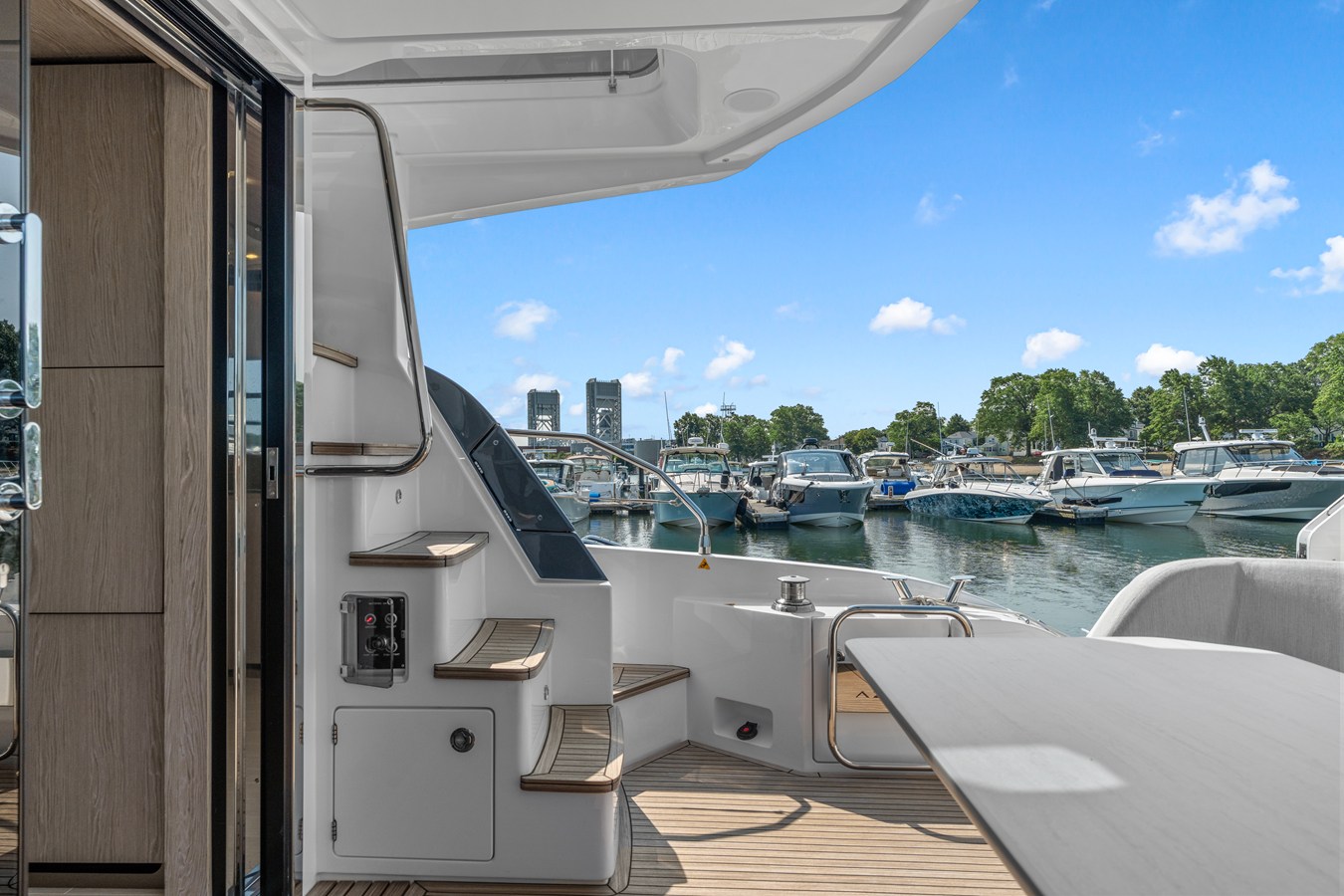 2027 Azimut Fly 53 13