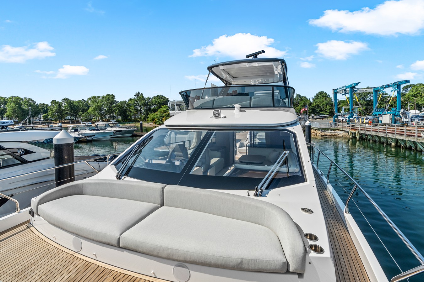 2027 Azimut Fly 53 23