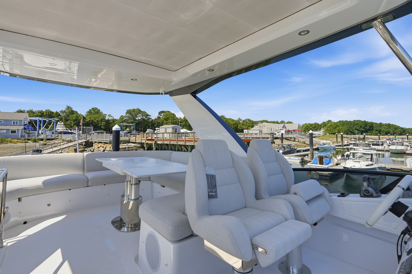 2027 Azimut Fly 53 63