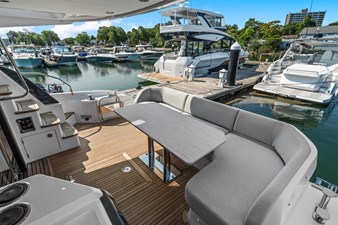 2027 Azimut Fly 53 11