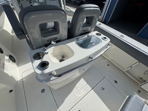 Boston Whaler 280 Outrage 10 2026 Boston Whaler 280 Outrage 11