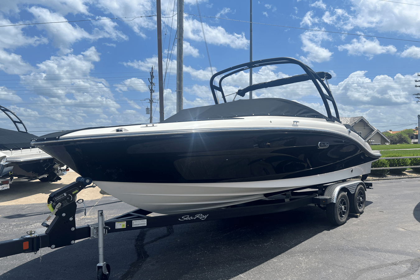 2025 Sea Ray SPX 210 Outboard 2