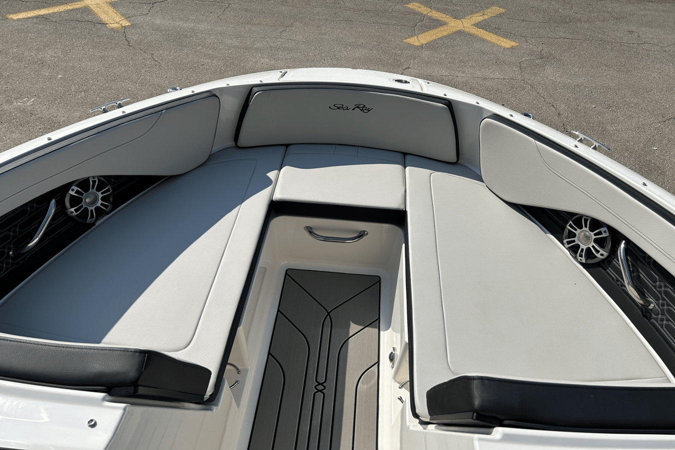 2025 Sea Ray SPX 210 Outboard 16