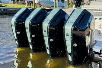 Boston Whaler 420 Outrage 4 2026 Boston Whaler 420 Outrage 5