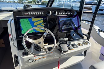 Boston Whaler 420 Outrage 14 2026 Boston Whaler 420 Outrage 15