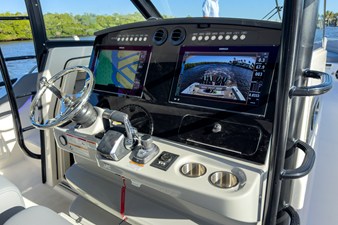 Boston Whaler 420 Outrage 15 2026 Boston Whaler 420 Outrage 16