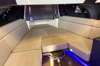 Boston Whaler 420 Outrage 23 2026 Boston Whaler 420 Outrage 24