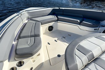 Boston Whaler 420 Outrage 33 2026 Boston Whaler 420 Outrage 34