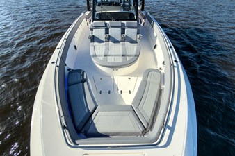 Boston Whaler 420 Outrage 34 2026 Boston Whaler 420 Outrage 35
