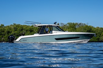 Boston Whaler 420 Outrage 38 2026 Boston Whaler 420 Outrage 39