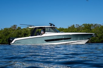 Boston Whaler 420 Outrage 39 2026 Boston Whaler 420 Outrage 40