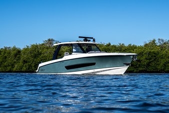 Boston Whaler 420 Outrage 40 2026 Boston Whaler 420 Outrage 41