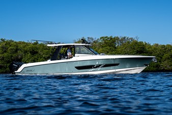 Boston Whaler 420 Outrage 49 2026 Boston Whaler 420 Outrage 50
