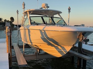 Boston Whaler 320 VANTAGE 2 2017 Boston Whaler 320 VANTAGE 3