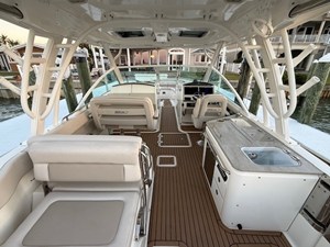 Boston Whaler 320 VANTAGE 14 2017 Boston Whaler 320 VANTAGE 15