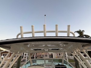 Boston Whaler 320 VANTAGE 15 2017 Boston Whaler 320 VANTAGE 16