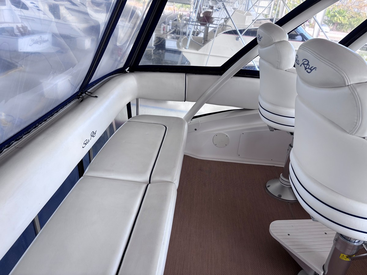 2005 Sea Ray 550 SEDAN BRIDGE 11