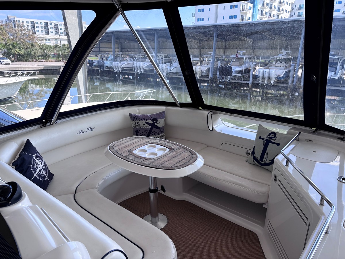 2005 Sea Ray 550 SEDAN BRIDGE 14