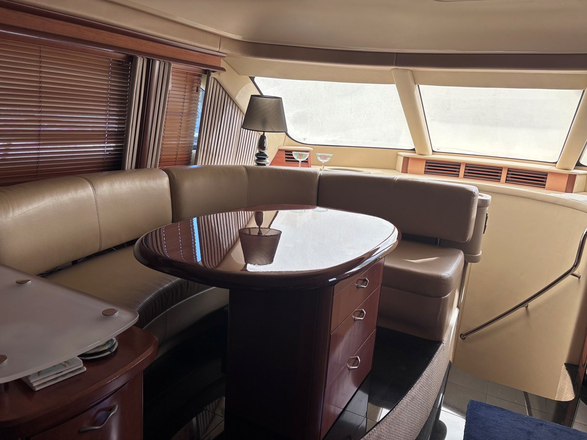 2005 Sea Ray 550 SEDAN BRIDGE 18