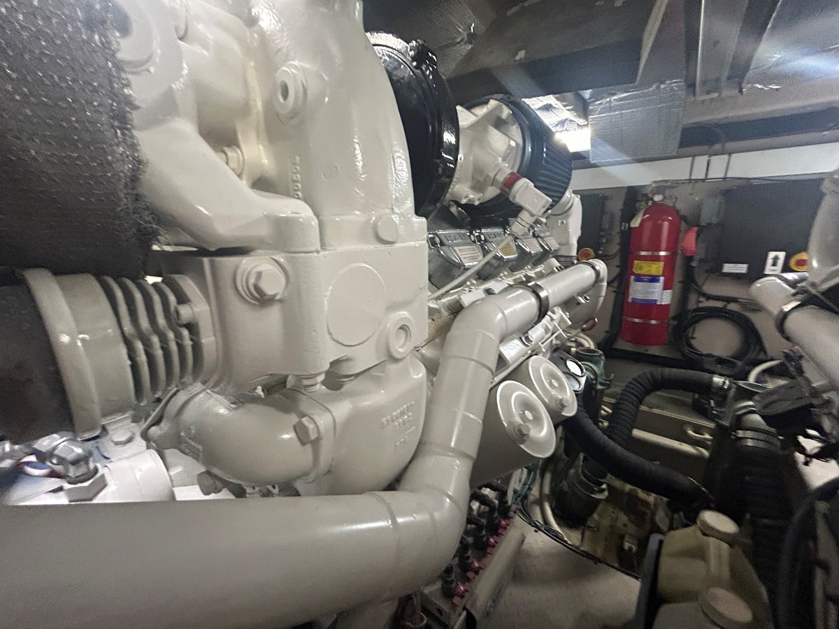 2005 Sea Ray 550 SEDAN BRIDGE 34