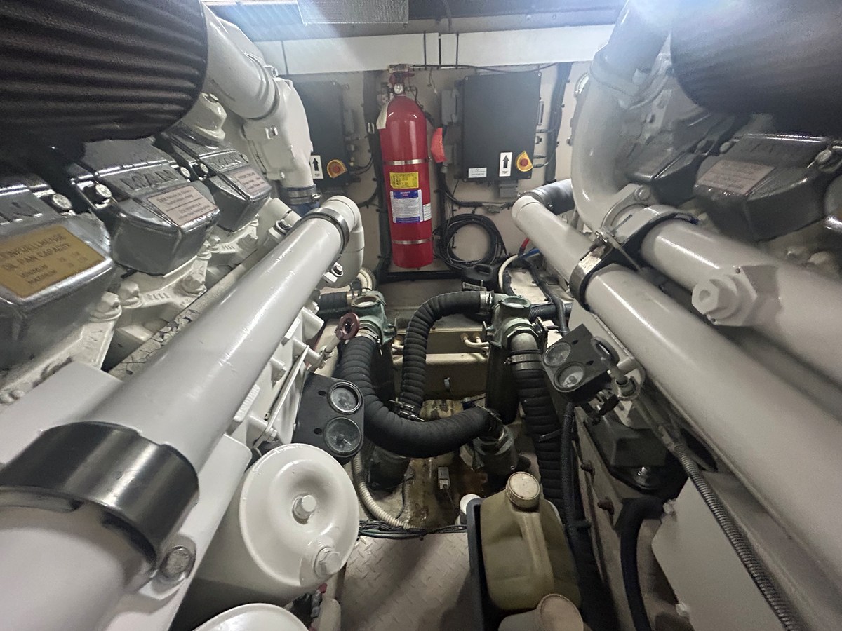 2005 Sea Ray 550 SEDAN BRIDGE 35