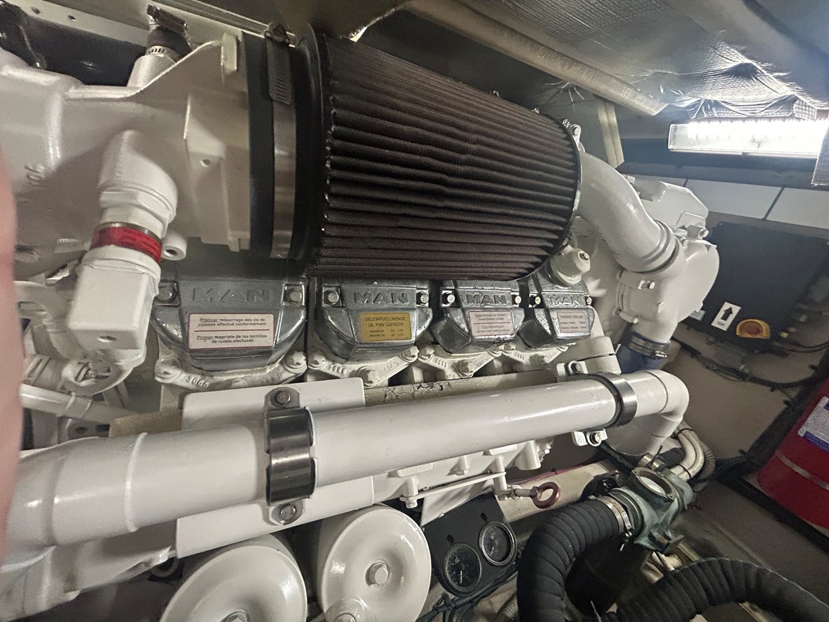 2005 Sea Ray 550 SEDAN BRIDGE 36