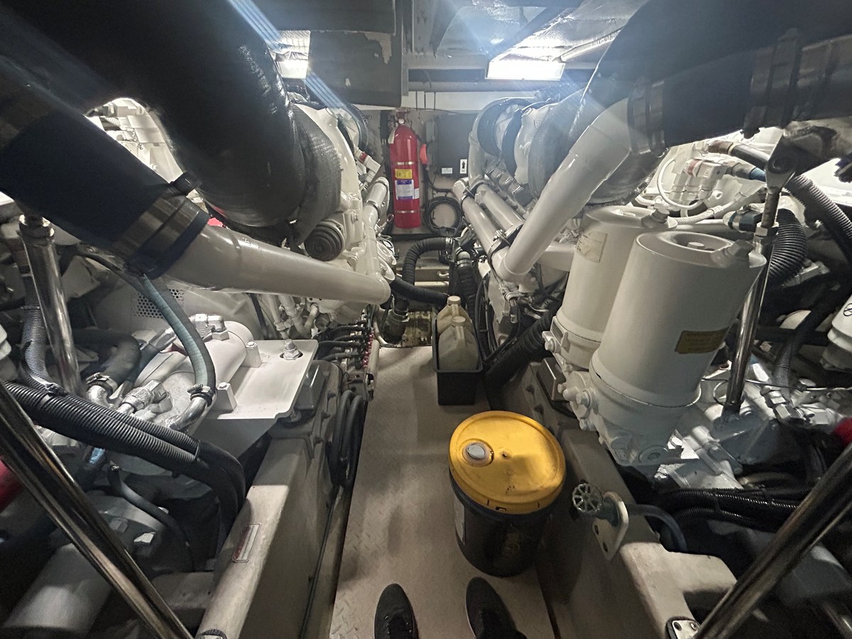 2005 Sea Ray 550 SEDAN BRIDGE 37