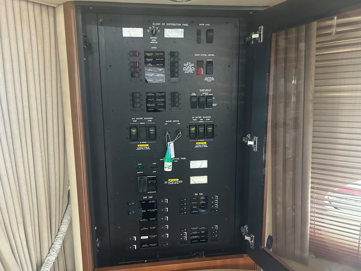 2005 Sea Ray 550 SEDAN BRIDGE 51