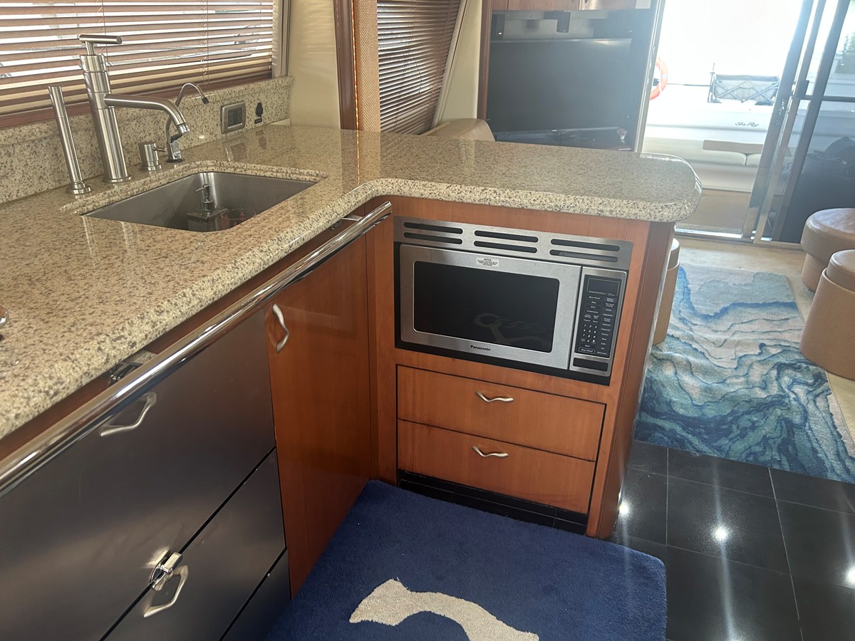2005 Sea Ray 550 SEDAN BRIDGE 65
