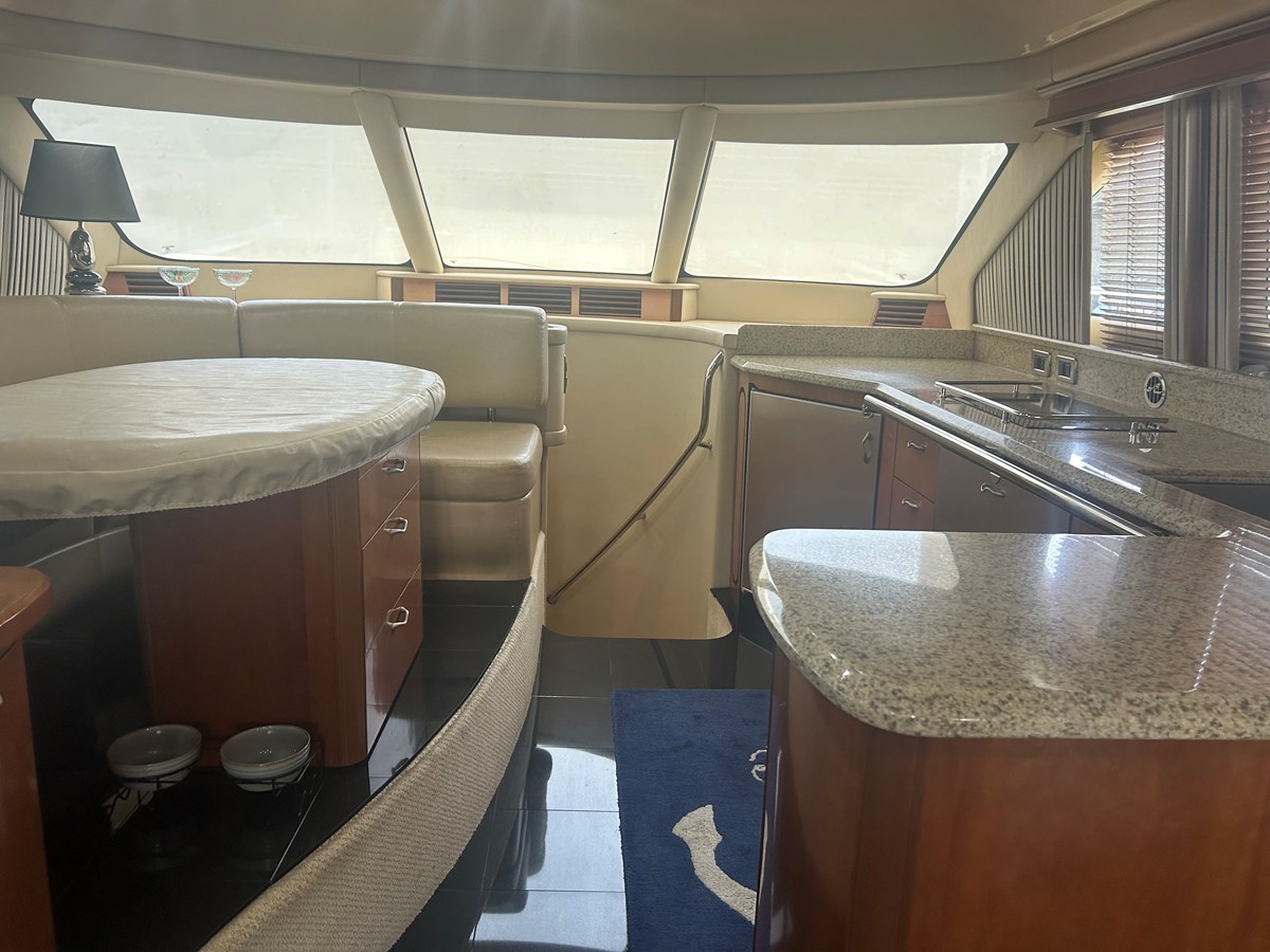 2005 Sea Ray 550 SEDAN BRIDGE 67