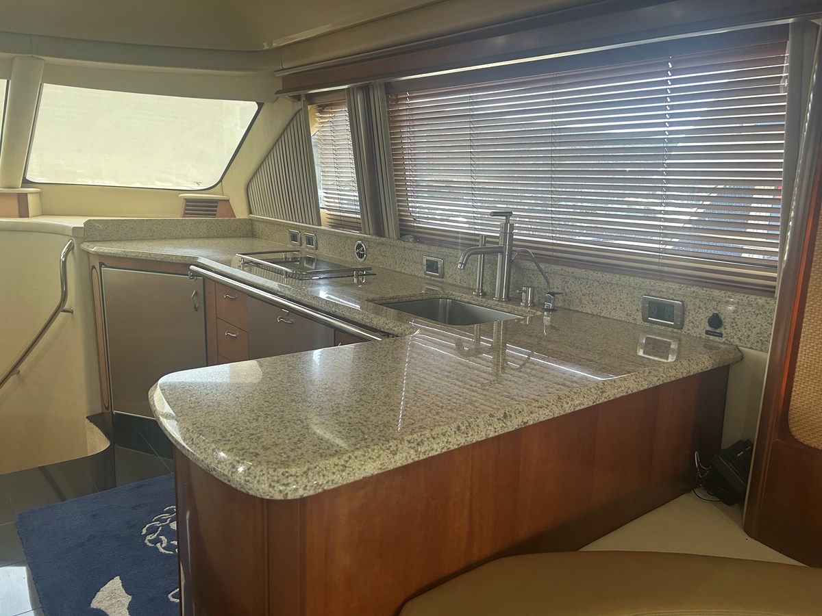 2005 Sea Ray 550 SEDAN BRIDGE 68