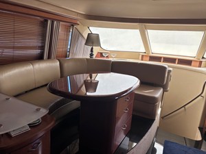 2005 Sea Ray 550 SEDAN BRIDGE 18