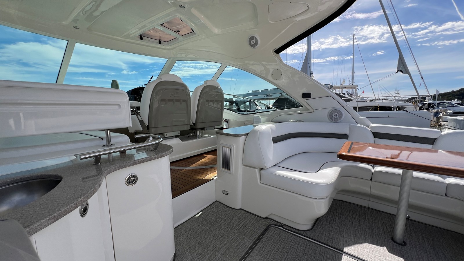 2006 Sea Ray 48 Sundancer 24