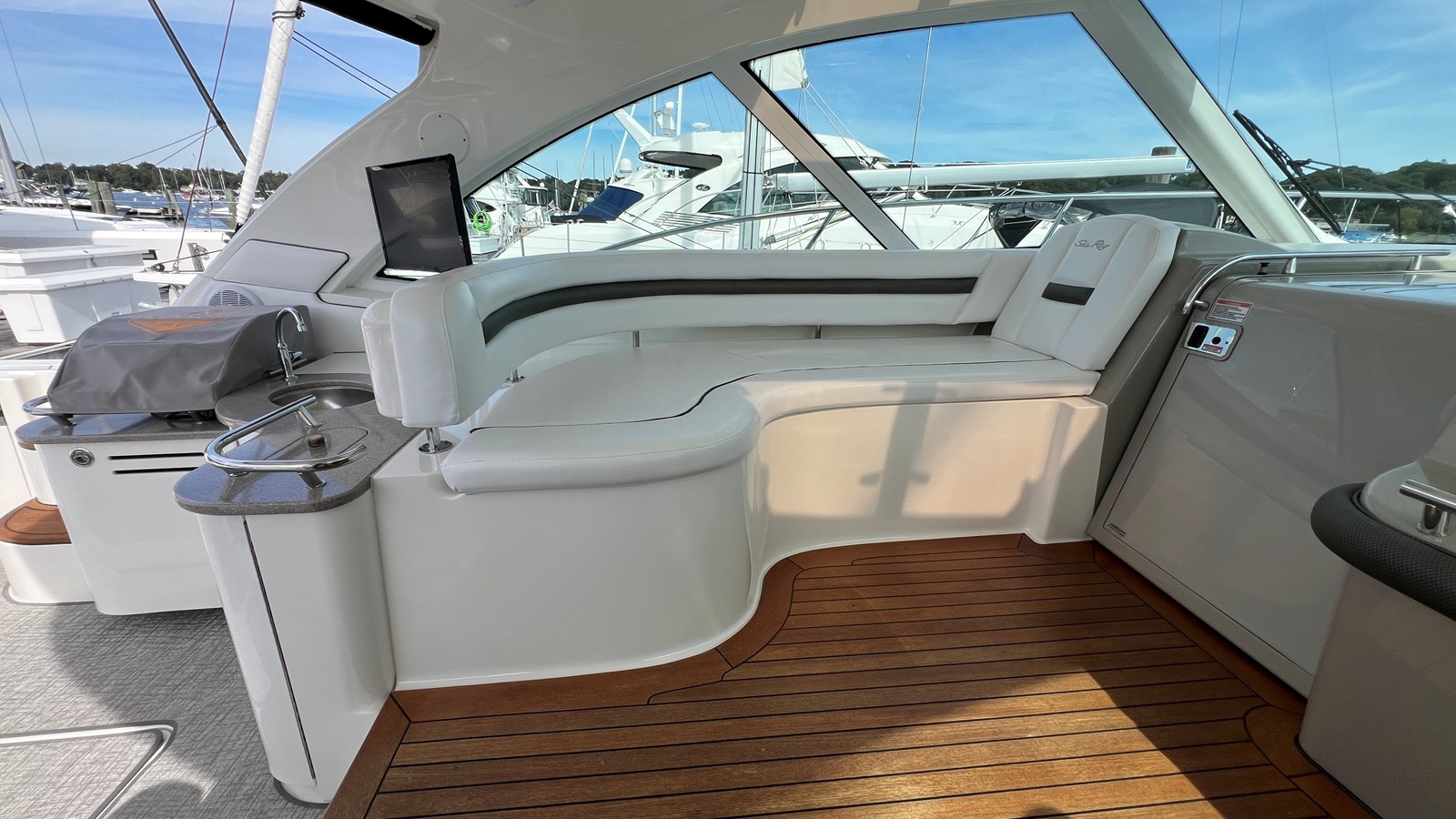 2006 Sea Ray 48 Sundancer 28