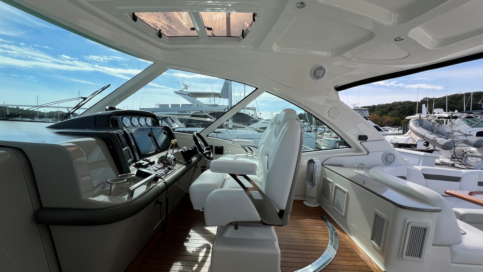 2006 Sea Ray 48 Sundancer 30