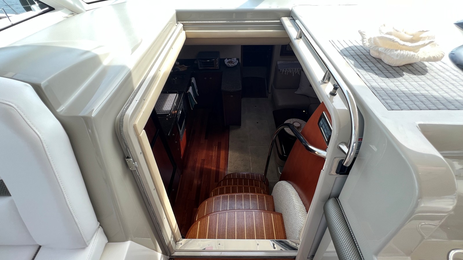 2006 Sea Ray 48 Sundancer 40