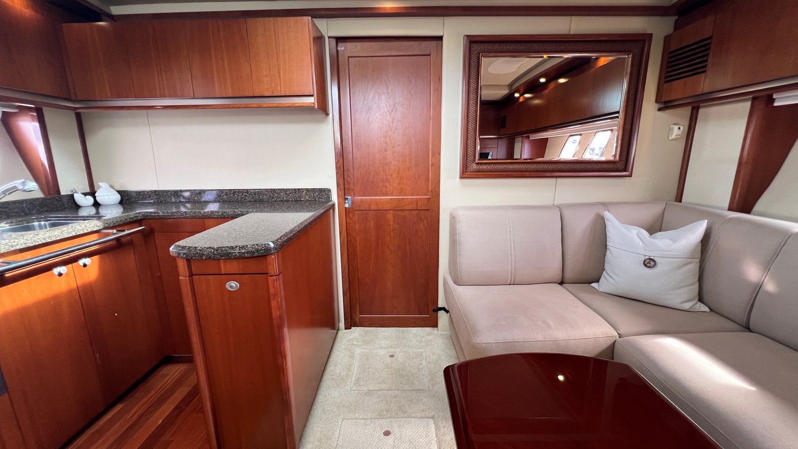 2006 Sea Ray 48 Sundancer 49