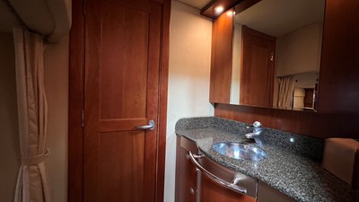 2006 Sea Ray 48 Sundancer 71