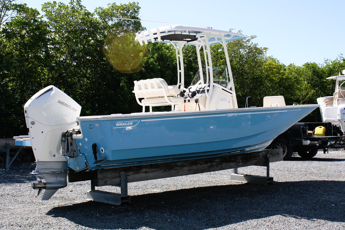 2026 Boston Whaler 210 Montauk 5