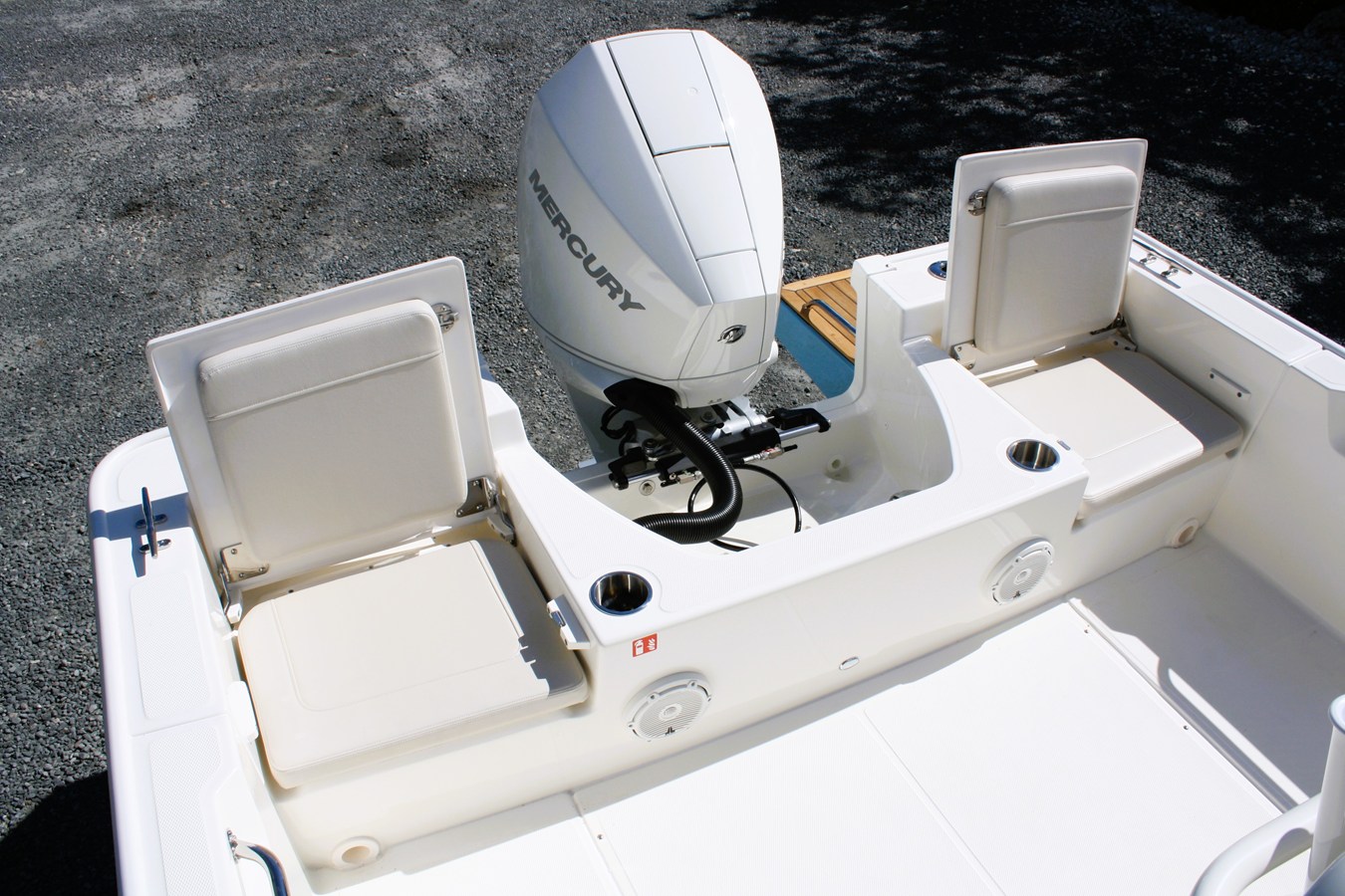 2026 Boston Whaler 210 Montauk 13