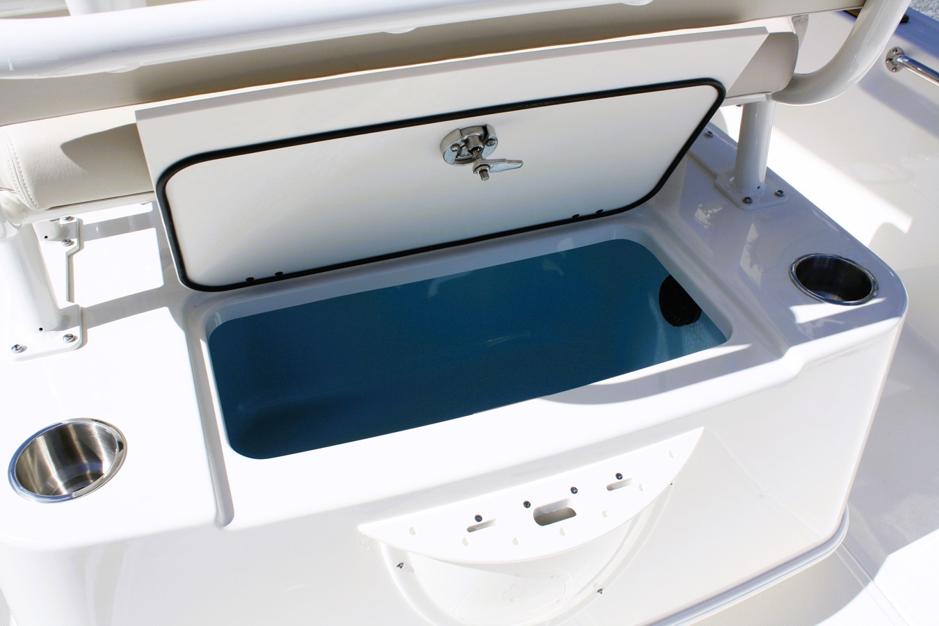 2026 Boston Whaler 210 Montauk 15