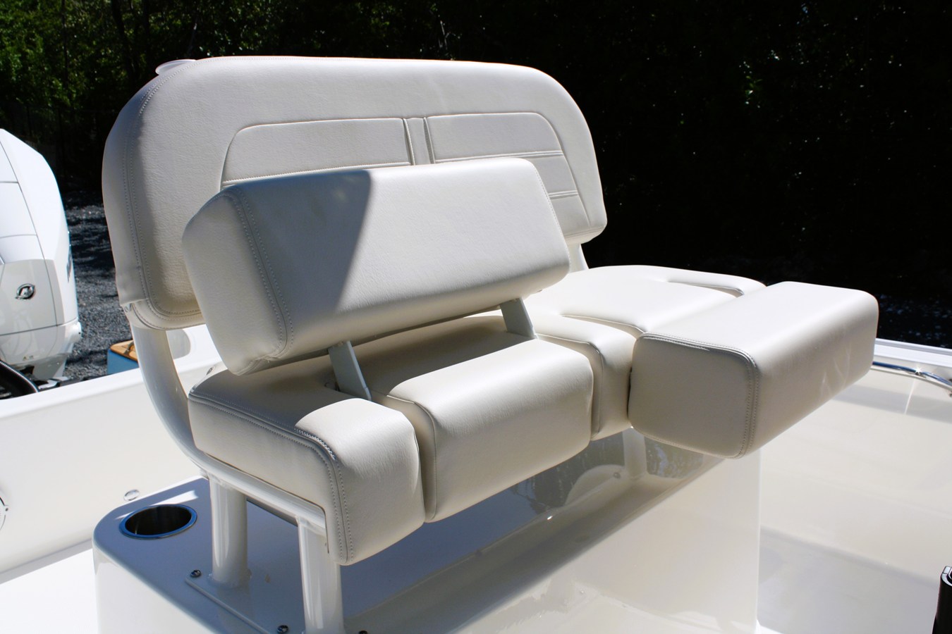 2026 Boston Whaler 210 Montauk 17