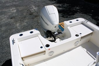 2026 Boston Whaler 210 Montauk 12