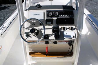 2026 Boston Whaler 210 Montauk 18