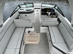 Sea Ray 270 SDX OUTBOARD 6 2024 Sea Ray 270 SDX OUTBOARD 7