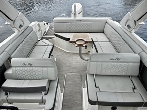 Sea Ray 270 SDX OUTBOARD 7 2024 Sea Ray 270 SDX OUTBOARD 8
