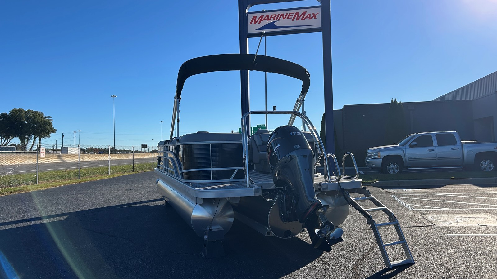 2027 Bennington 22SSR 5