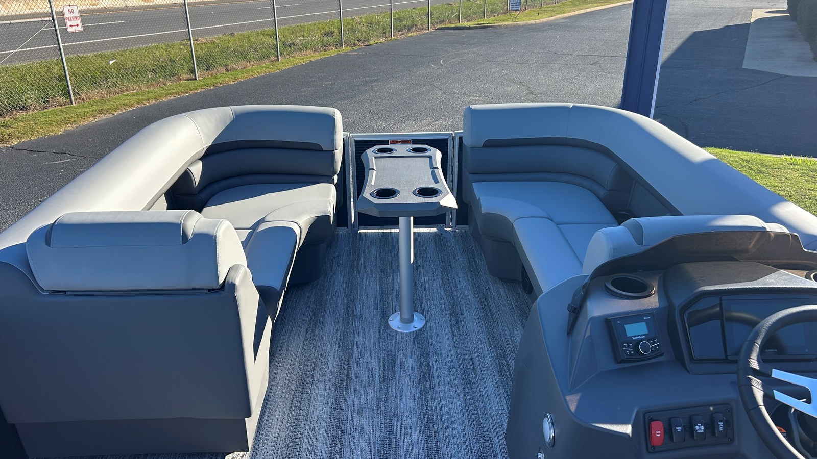 2027 Bennington 22SSR 25