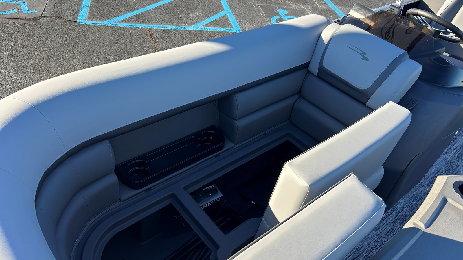 2027 Bennington 22SSR 29