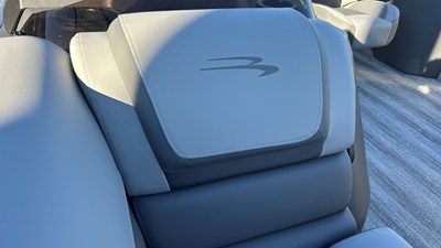 2027 Bennington 22SSR 33